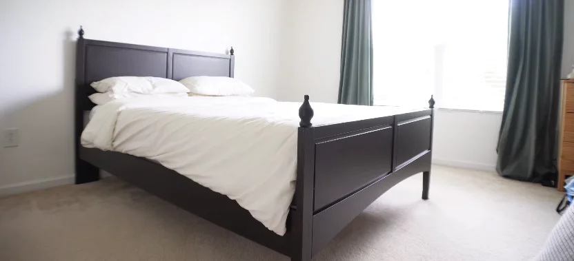 diy-Antique-Style -Bed-Frame-for-mens-bedroom