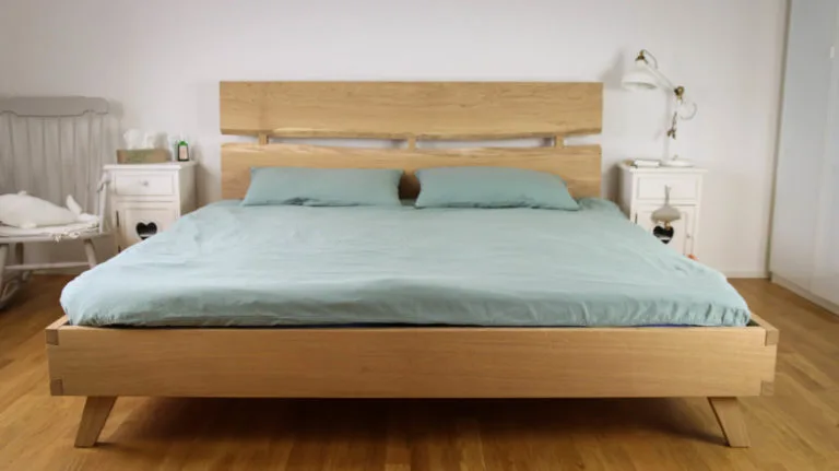 diy-Live-Edge-Wood -Bed-Frame-for-mens-bedroom