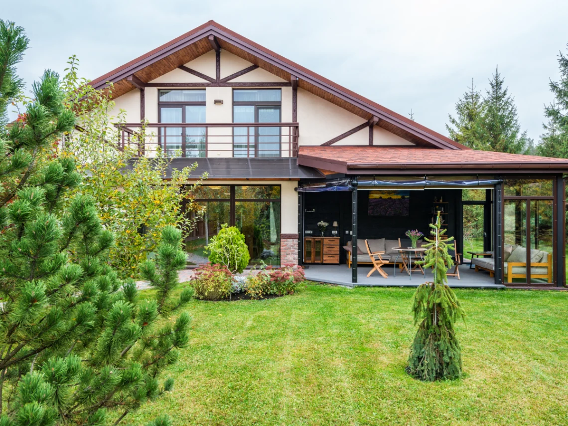 front-yard-vs-backyard-landscaping-best-design-ideas